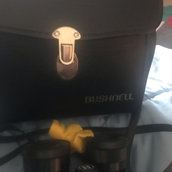 Bushnell binoculars - Picture 2 of 10